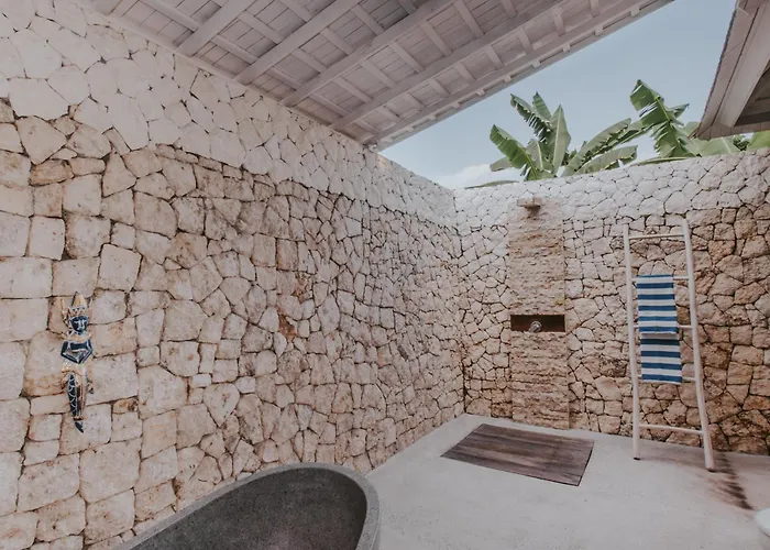 Dream Huts 4*